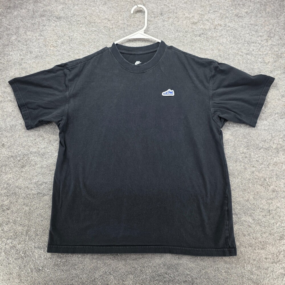 Nike Shirt Womens Medium Short Sleeve Black Loose Fit Sneaker